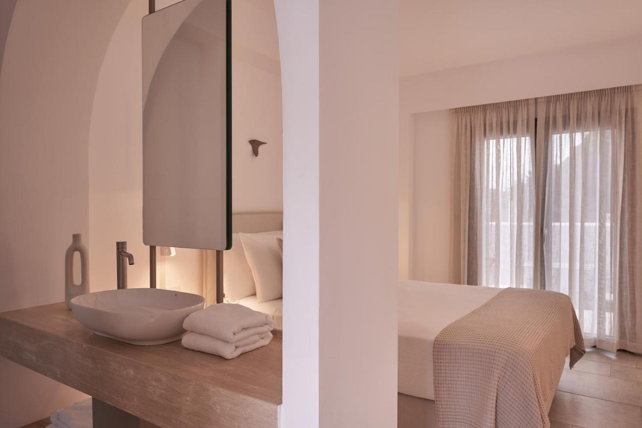 Isida Andros Hotel Agios Petros  Exterior photo