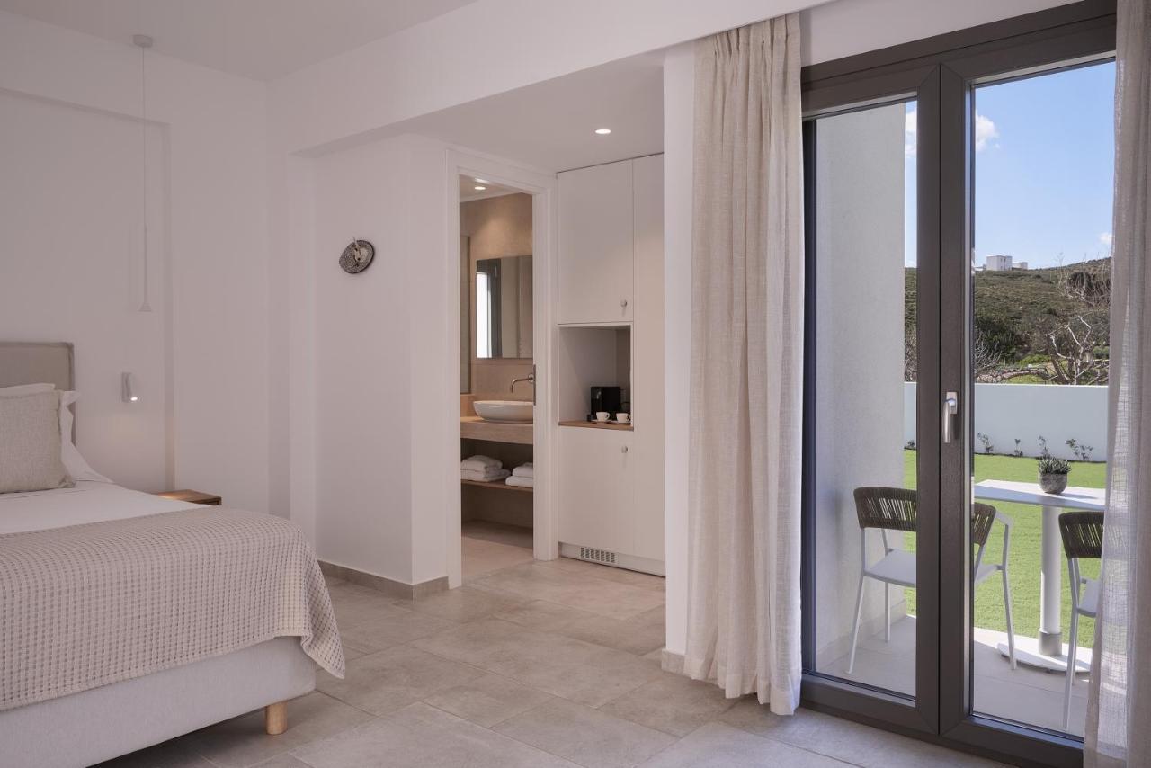 Isida Andros Hotel Agios Petros  Exterior photo