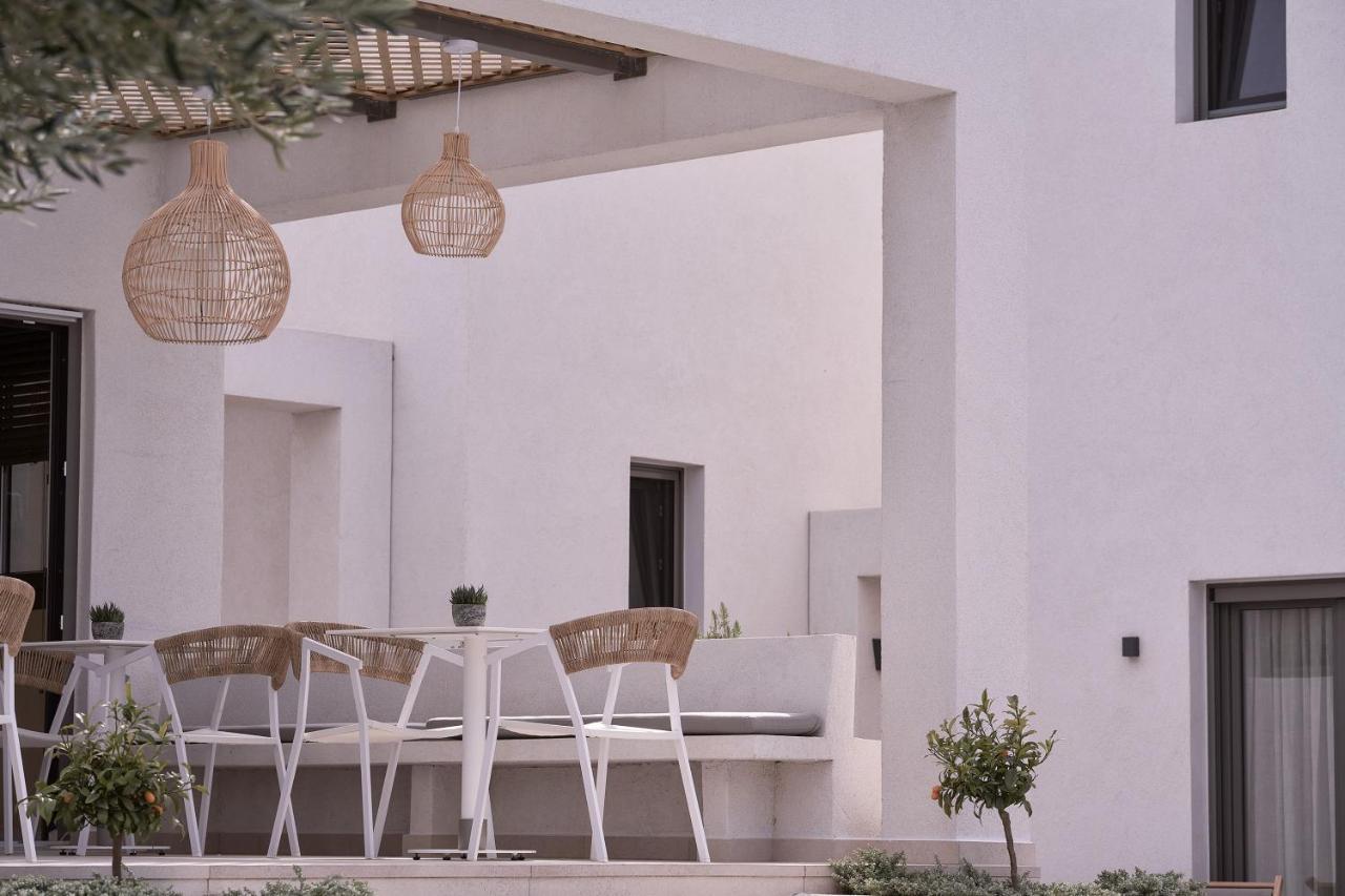 Isida Andros Hotel Agios Petros  Exterior photo